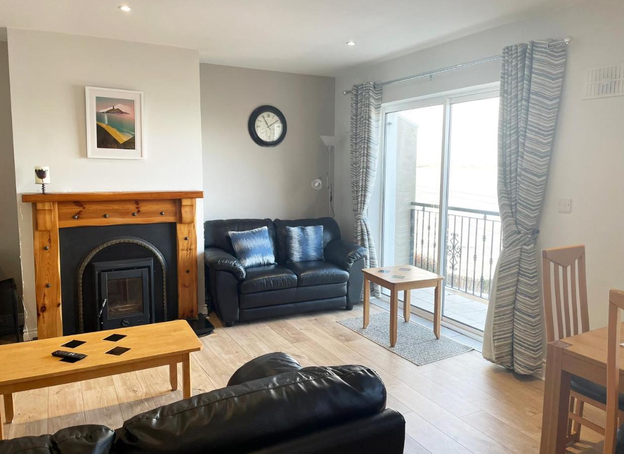 Ballycotton Holiday Apartment No 6 By Trident Holiday Homes Екстериор снимка