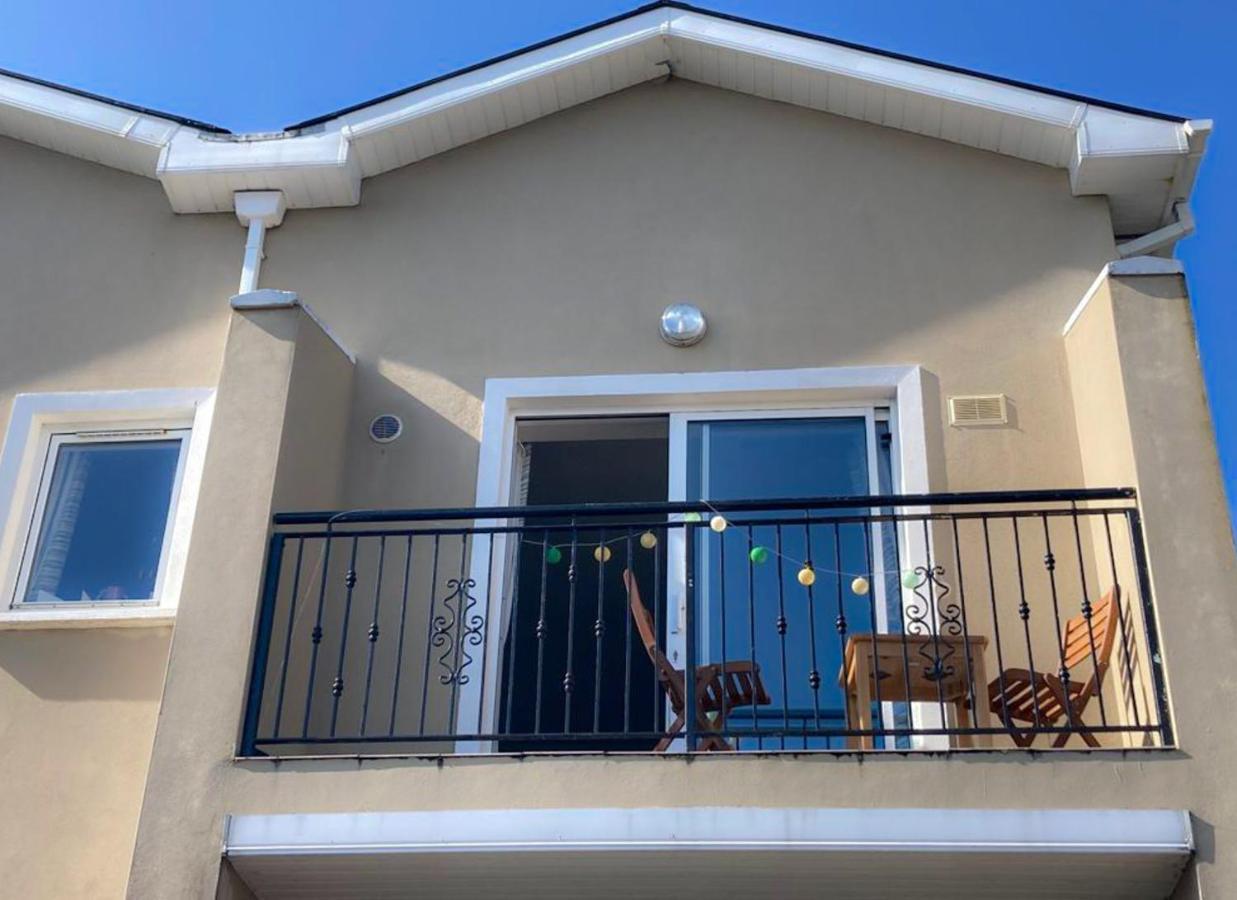 Ballycotton Holiday Apartment No 6 By Trident Holiday Homes Екстериор снимка